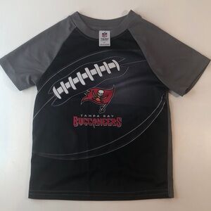NFL Team Apparel Kids Tampa Bay Buccaneers Football Graphic Tee Kids Size 4T EUC